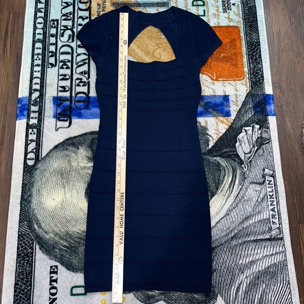 Dress. Guess by Marciano. Med.